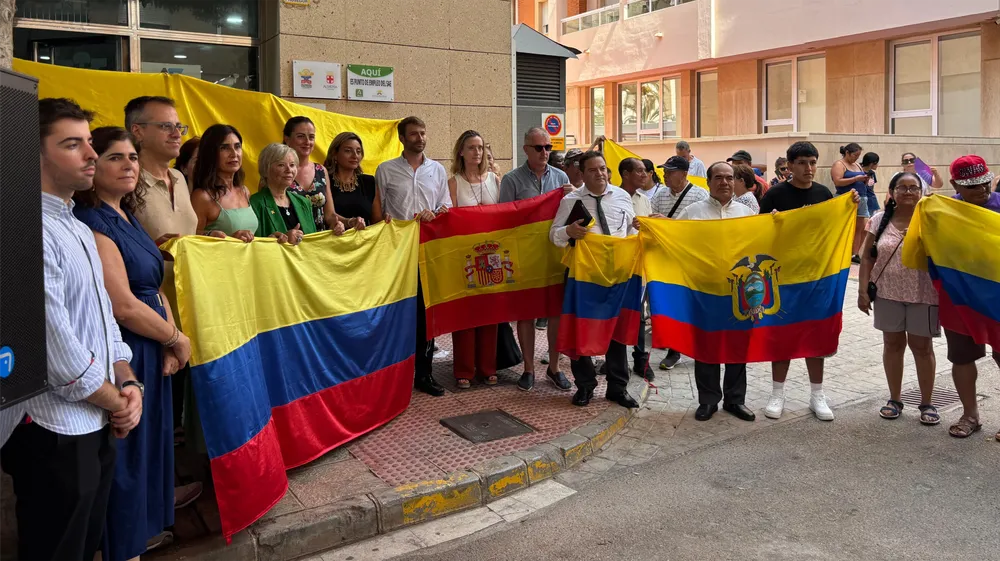 Almería se vuelca con Colombia 